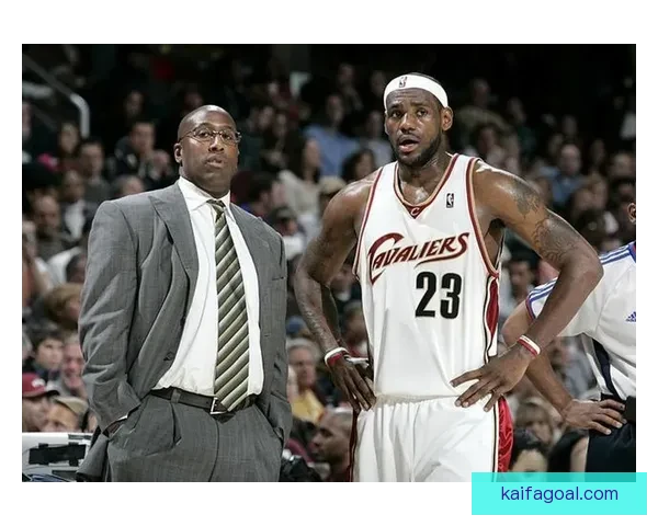 迈克布朗执掌雷霆战术小动作与罚球争议分析